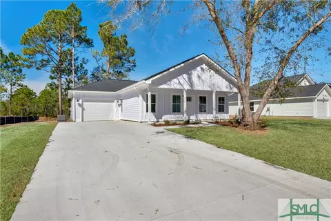 1647 Ashantilly Dr, Darien, GA 31305