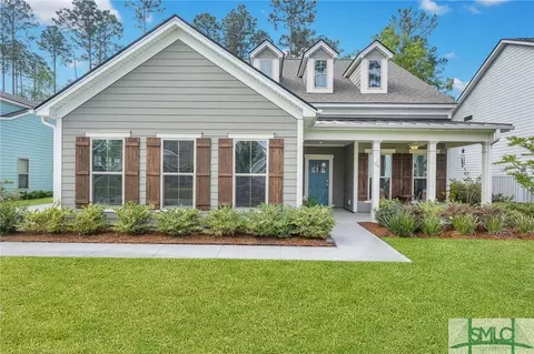 104 Calhoun Ln, Richmond Hill, GA 31324