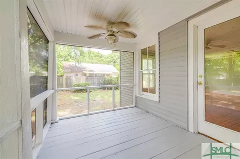 207 E 4th St, Springfield, GA 31329 photo 3