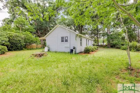 207 E 4th St, Springfield, GA 31329 photo 24