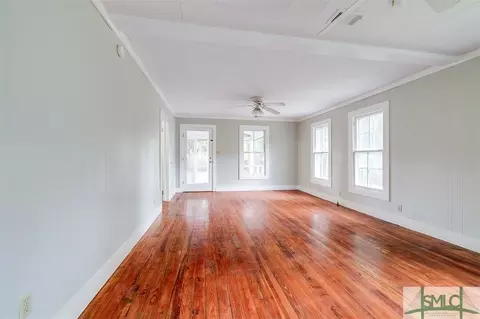 207 E 4th St, Springfield, GA 31329 photo 7