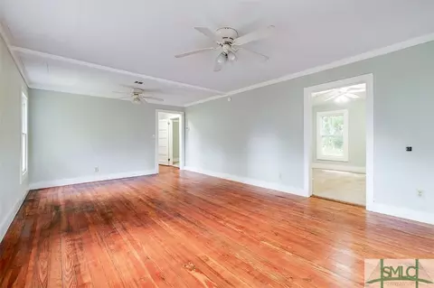 207 E 4th St, Springfield, GA 31329 photo 6