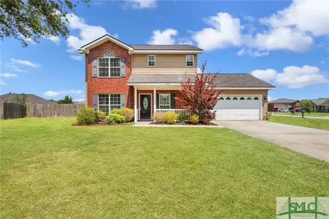 704 Cordele Cir, Hinesville, GA 31313