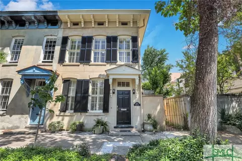 448 Tattnall St, Savannah, GA 31401