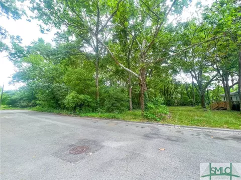 1913 Essex Ave, Savannah, GA 31405
