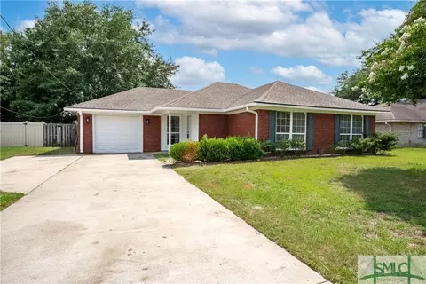 1305 Crossgate Ct, Hinesville, GA 31313