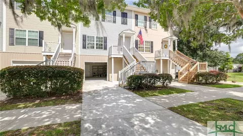 308 Laurel Oak Ln, Savannah, GA 31404