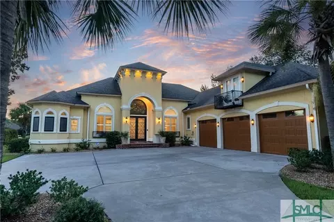 752 Chastain Cir, Richmond Hill, GA 31324