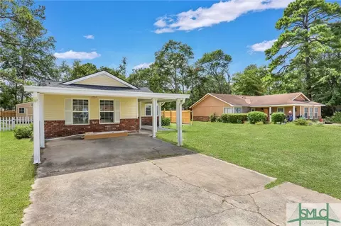 13 Robin Hood Dr, Savannah, GA 31406
