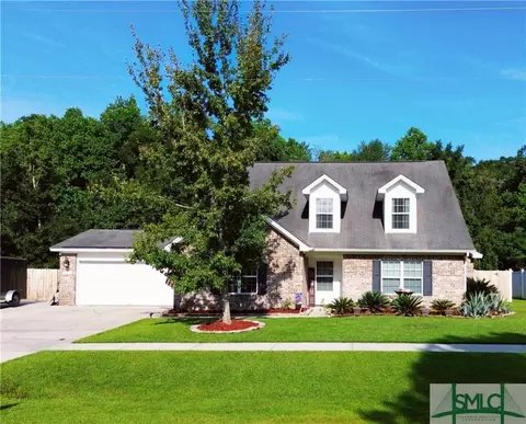 220 Creekside Cir, Ellabell, GA 31308