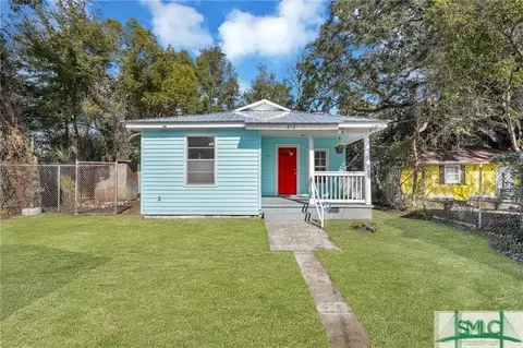 212 W 58th St, Savannah, GA 31405