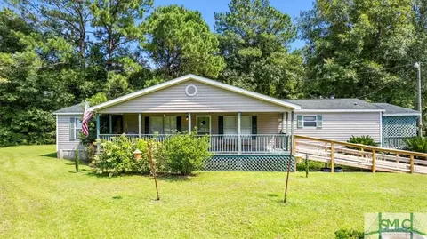 32 Hickory Cove Rd, Midway, GA 31320