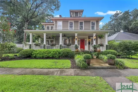 105 E 55th St, Savannah, GA 31405