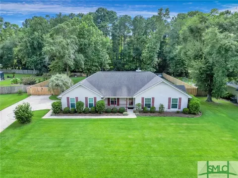 458 Sandhurst Dr, Richmond Hill, GA 31324