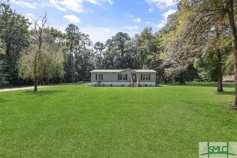 90 Pine Needly Dr, Richmond Hill, GA 31324