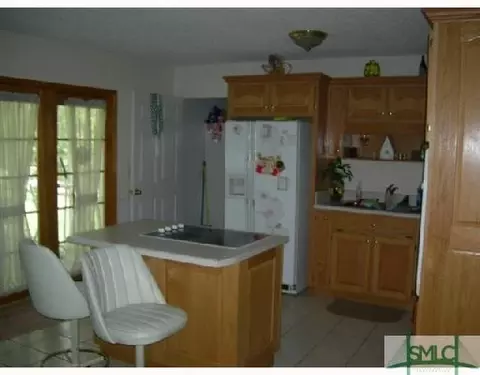 71 Eagle Dr, Midway, GA 31320 photo 2