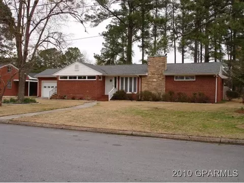 1007 Pine Crest Dr, Williamston, NC 27892 photo 1