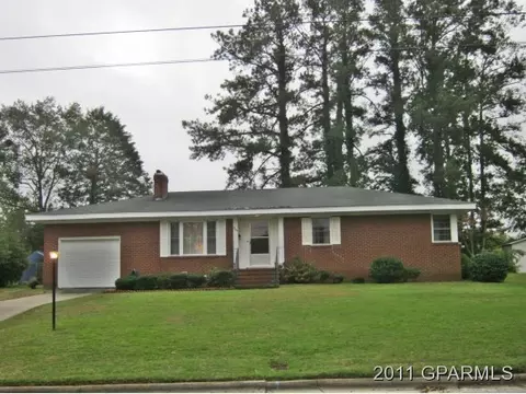202 Liberty St, Williamston, NC 27892 photo 1