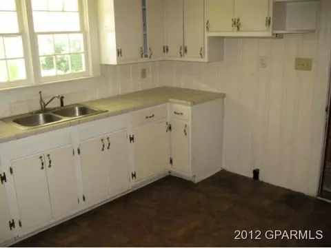 305 Halifax St, Williamston, NC 27892 photo 5