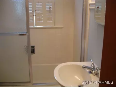 204 W Vance St, Williamston, NC 27892 photo 4