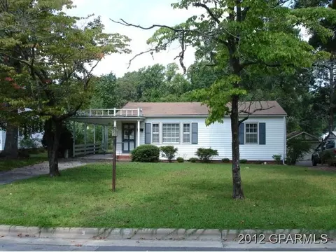 204 W Vance St, Williamston, NC 27892 photo 8