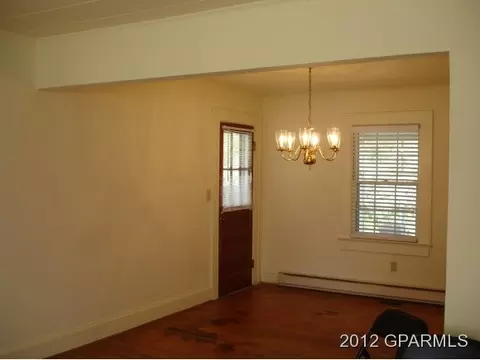 204 W Vance St, Williamston, NC 27892 photo 2