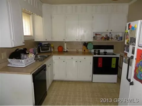 210 7th St, Ayden, NC 28513 photo 4