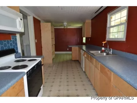 472 First St, Ayden, NC 28513 photo 3