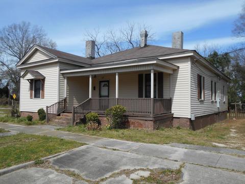 802 E Gordon St, Kinston, NC 28501 photo 1