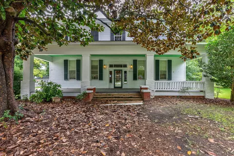 99 W Main St, Gibson, GA 30810