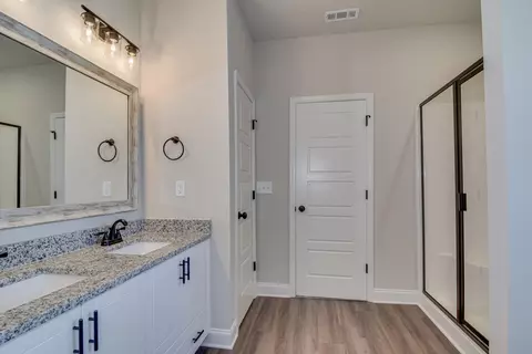 Bath - 4061 Cottingham Way, Augusta, GA 30909 photo 2 of 4