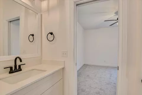 Bath - 971 Bartram Rdg, Evans, GA 30809 photo 6 of 6