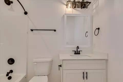 Bath - 971 Bartram Rdg, Evans, GA 30809 photo 3 of 6