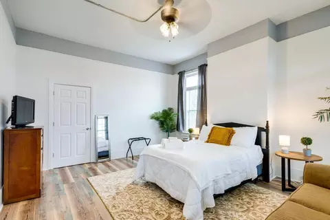 Bedroom - 1642 Broad St, Augusta, GA 30904 photo 2 of 4