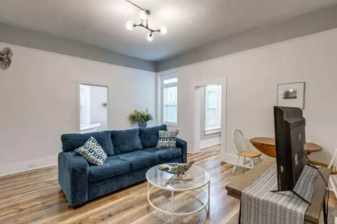 Living - 1642 Broad St, Augusta, GA 30904 photo 3 of 4