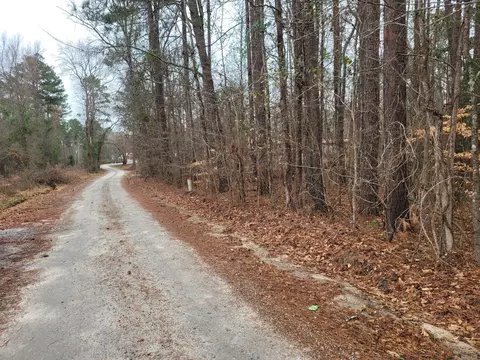 18 Lake View Dr, Lincolnton, GA 30817