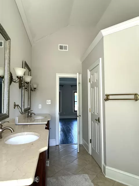 Bath - 800 Sparkleberry Rd, Evans, GA 30809 photo 5 of 8