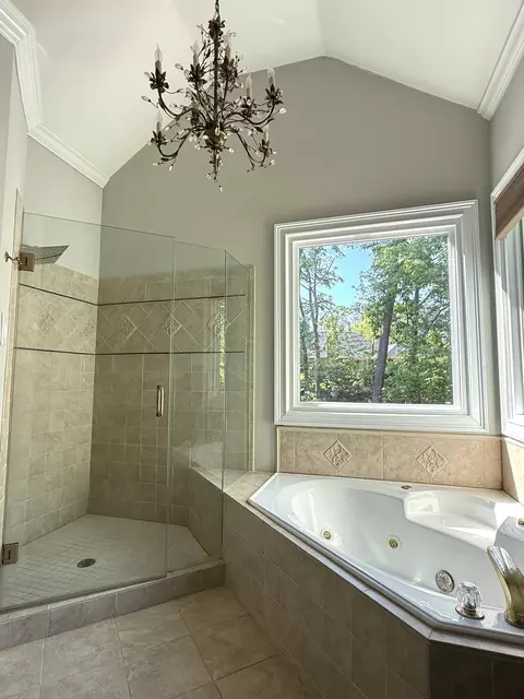 Bath - 800 Sparkleberry Rd, Evans, GA 30809 photo 4 of 8