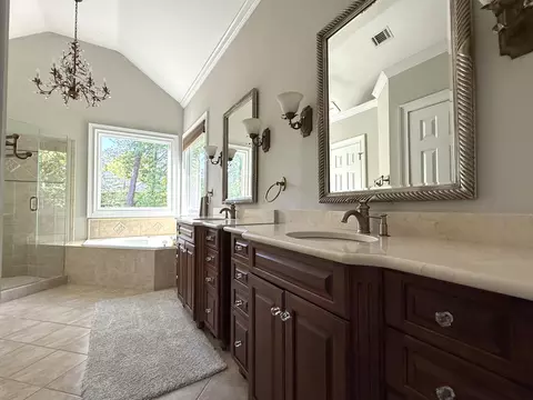Bath - 800 Sparkleberry Rd, Evans, GA 30809 photo 2 of 8