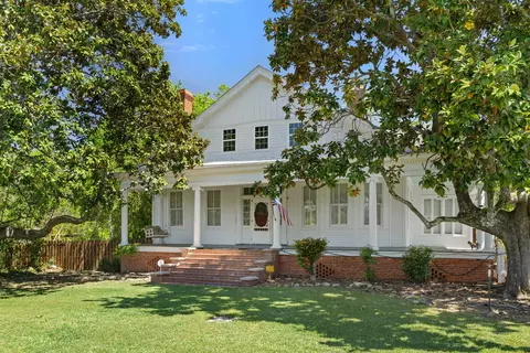 401 W Broad St, Louisville, GA 30434