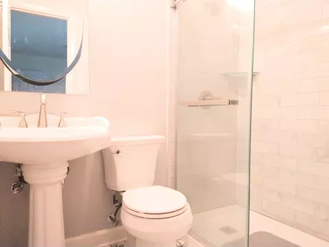 Bath - 3959 Braddock St, Martinez, GA 30907 photo 1 of 2