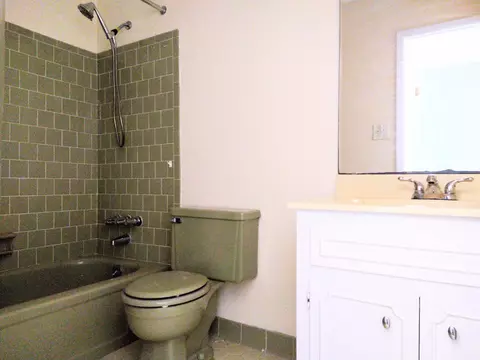 Bath - 3959 Braddock St, Martinez, GA 30907 photo 2 of 2