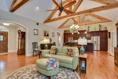 Living - 203 Jacque Cir, Mccormick, SC 29835 photo 4 of 5