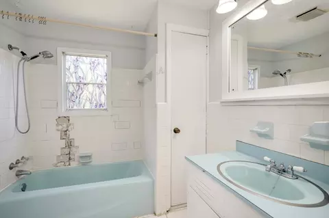 Bath - 314 White Oak St, Thomson, GA 30824 photo 2 of 3