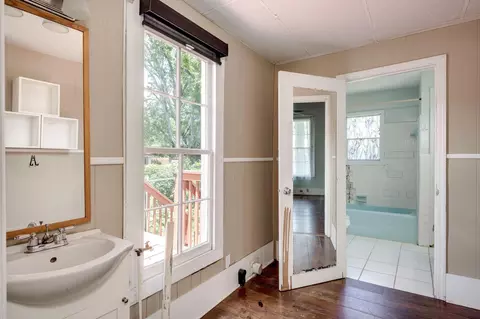 Bath - 314 White Oak St, Thomson, GA 30824 photo 3 of 3