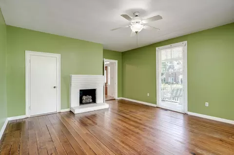 Living - 314 White Oak St, Thomson, GA 30824 photo 4 of 5