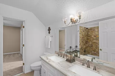 Bath - 922 Windmill Ln, Evans, GA 30809 photo 4 of 5