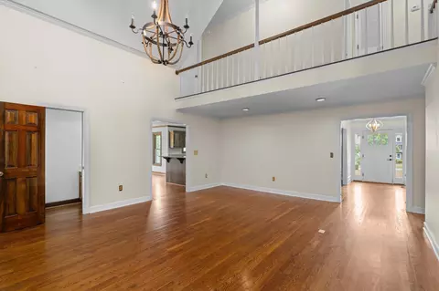 Living - 922 Windmill Ln, Evans, GA 30809 photo 4 of 6
