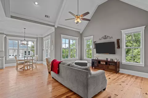 Living - 628 Emerald Xing, Evans, GA 30809 photo 3 of 3