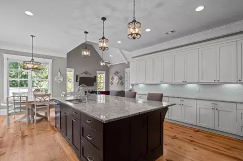 Kitchen - 628 Emerald Xing, Evans, GA 30809 photo 6 of 8